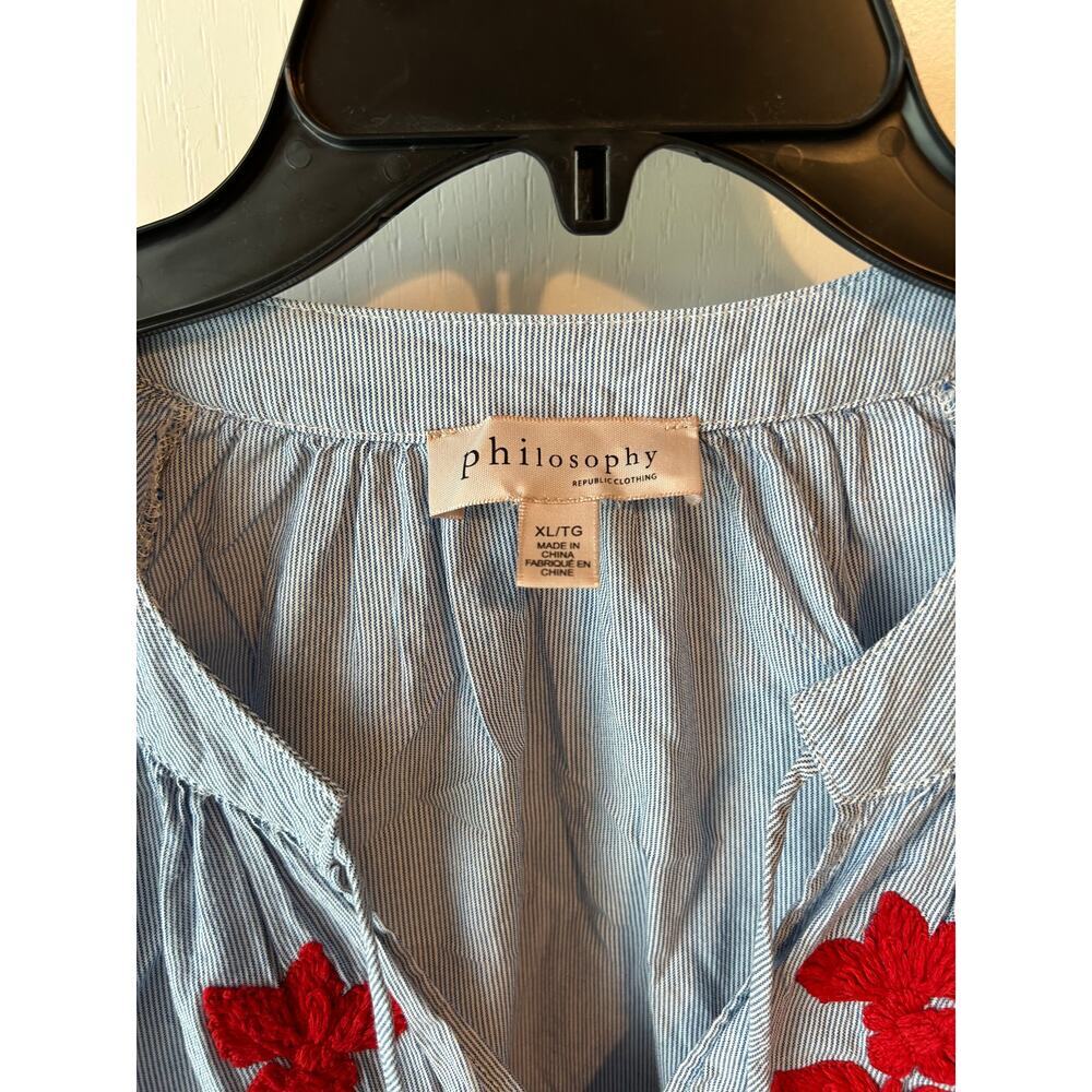 Philosophy Boho Blue and White Red Embroidery Top Boho Large - Picture 6 of 7